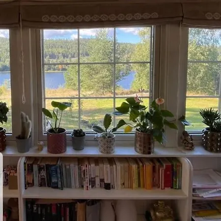 فيلة Idyllic Lake House *